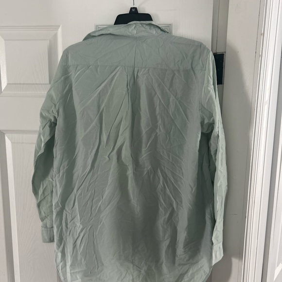 GAP- Women’s Mint Green Button Down Shirt - Picture 4 of 4